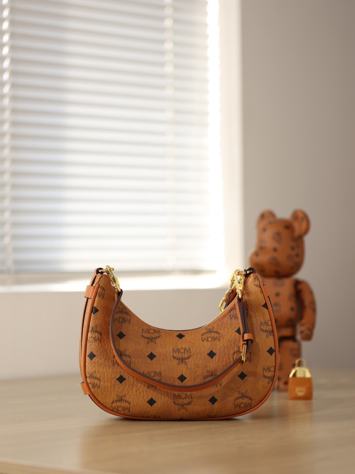 使い勝手良し MCMエムシーエム コピー ショルダーバック