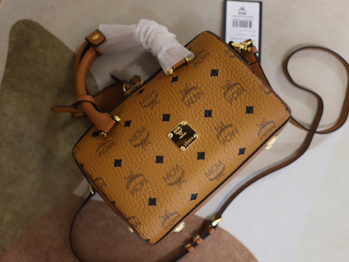 【話題商品！】MCMエムシーエム 激安偽物 ハンドバッグ