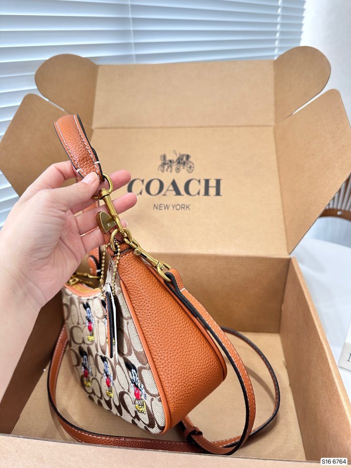 【話題商品！】Coachコーチ コピー ショルダーバッグ