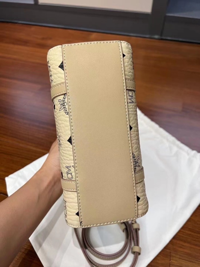 入手困難 MCMエムシーエム コピーおすすめ ハンドバッグ