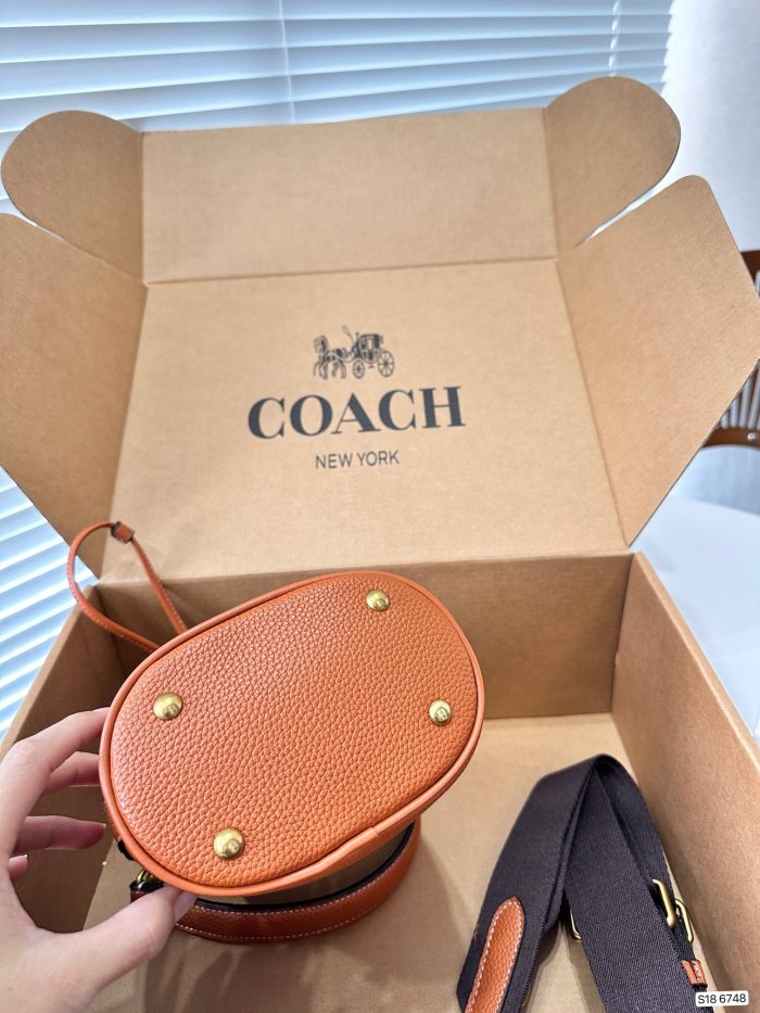 日本未入荷 Coachコーチ 激安通販 ショルダーバッグ