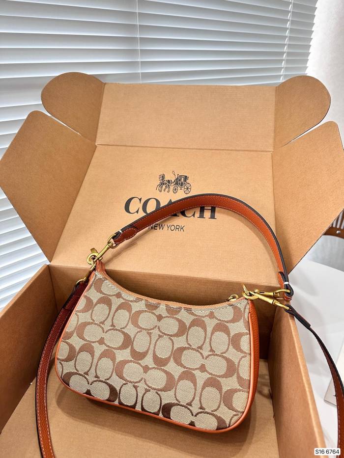 【話題商品！】Coachコーチ コピー ショルダーバッグ