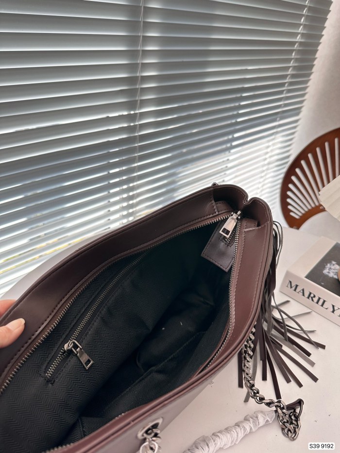 日本未入荷 YSLイヴ サンローラン 激安偽物 ショルダーバッグ