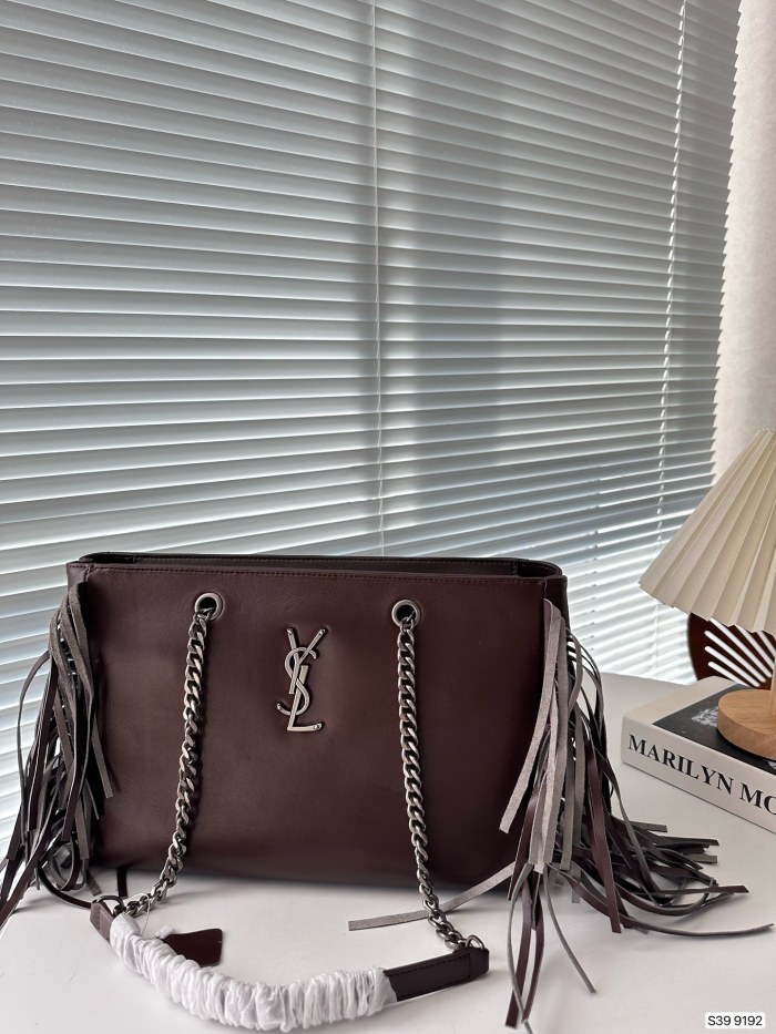 日本未入荷 YSLイヴ サンローラン 激安偽物 ショルダーバッグ
