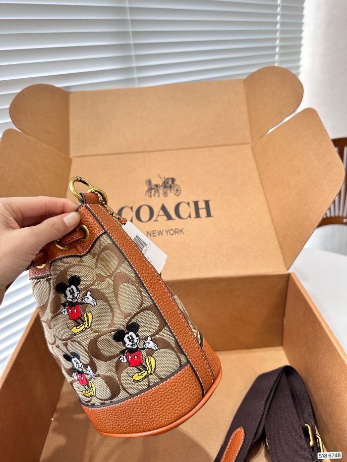 日本未入荷 Coachコーチ 激安通販 ショルダーバッグ