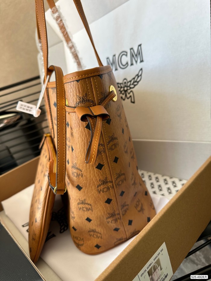 一目惚れ♪ MCMエムシーエム n級品 ハンドバッグ
