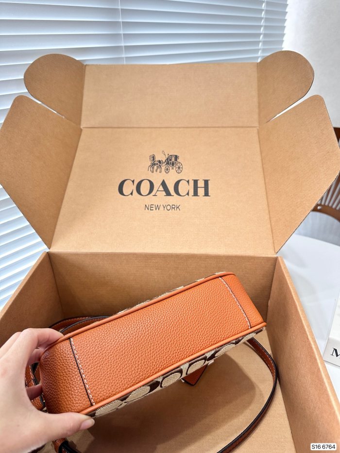 【話題商品！】Coachコーチ コピー ショルダーバッグ