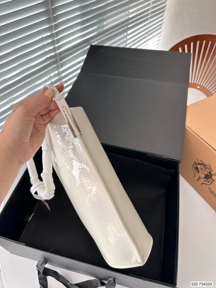 超話題! YSLイヴ サンローラン 偽物通販 ショルダーバッグ