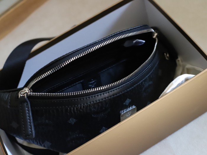 【話題商品！】MCMエムシーエム 偽物通販 ショルダーバック