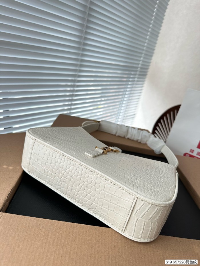 ★超人気 YSLイヴ サンローラン n級品 ショルダーバック