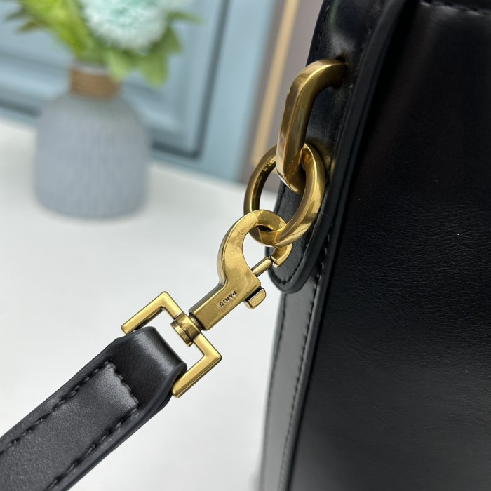 日本未入荷 YSLイヴ サンローラン 偽物通販 ショルダーバッグ