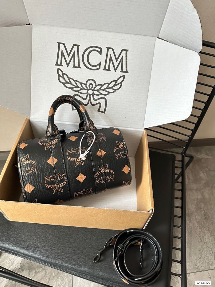 新作 MCMエムシーエム 偽物通販 ショルダーバック