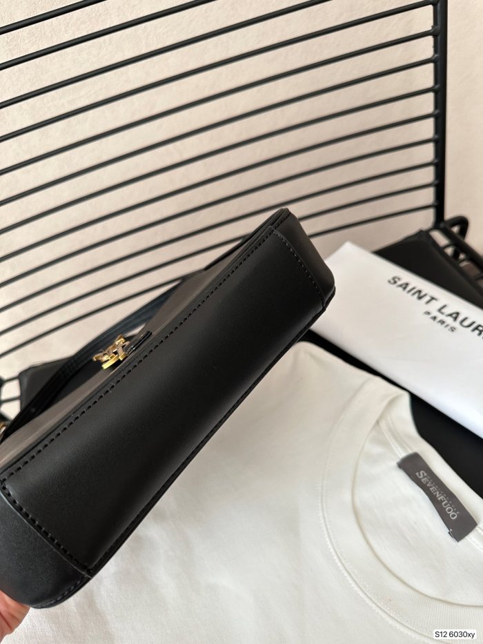 使い勝手良し YSLイヴ サンローラン スーパーコピー ショルダーバッグ