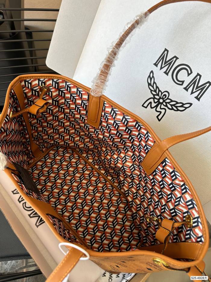 一目惚れ♪ MCMエムシーエム n級品 ハンドバッグ