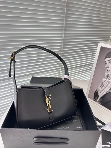 入手困難 YSLイヴ サンローラン コピー ショルダーバッグ