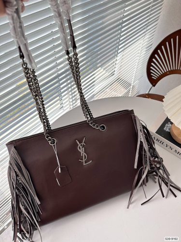 日本未入荷 YSLイヴ サンローラン 激安偽物 ショルダーバッグ