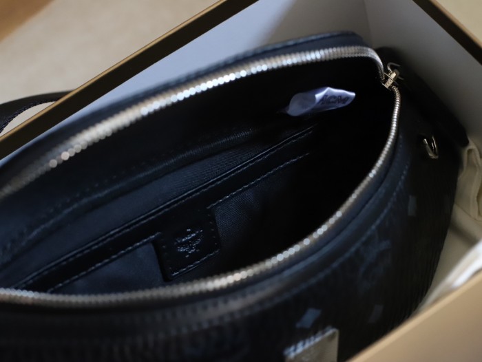 【話題商品！】MCMエムシーエム 偽物通販 ショルダーバック
