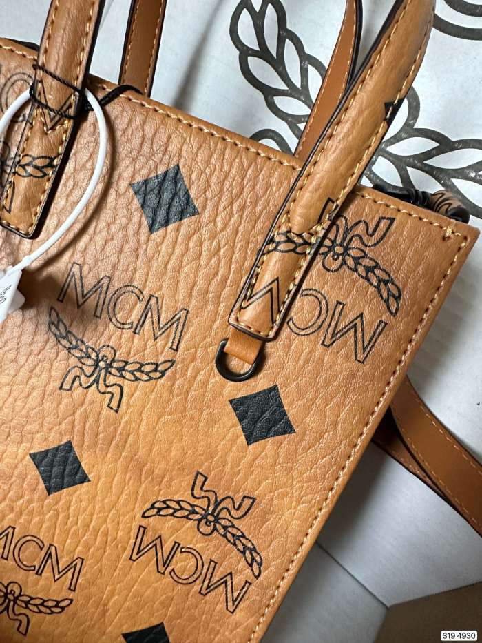 超奇跡の入荷☆ MCMエムシーエム 激安通販 ハンドバッグ