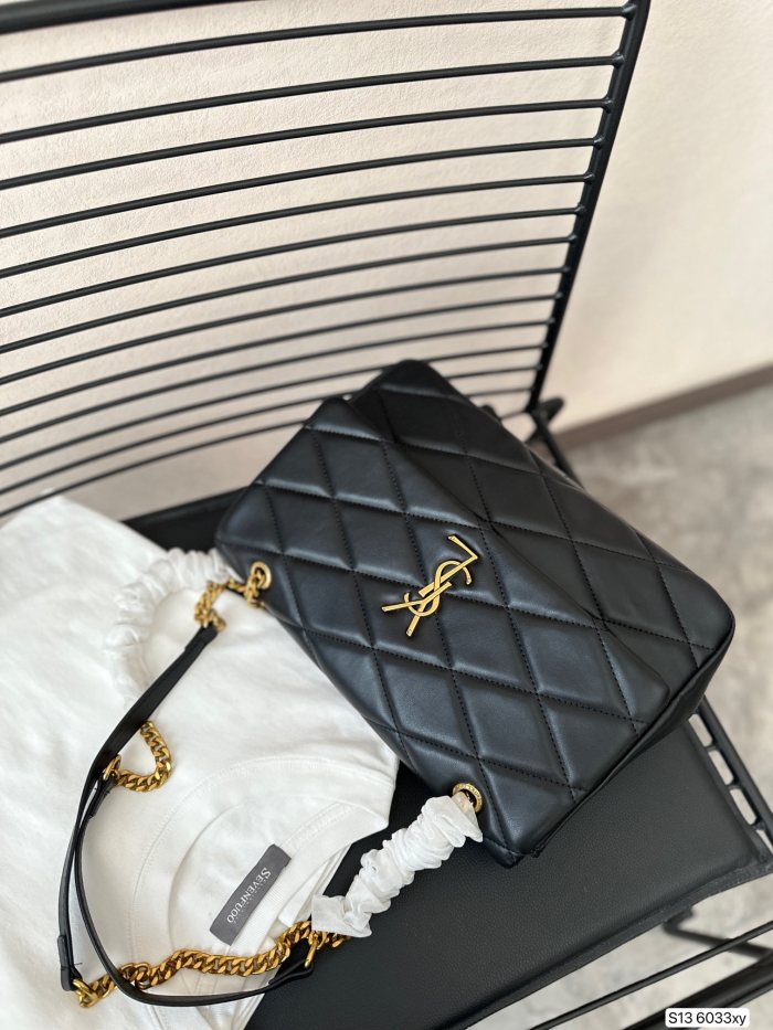 超奇跡の入荷☆ YSLイヴ サンローラン コピー ショルダーバッグ