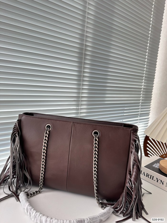 日本未入荷 YSLイヴ サンローラン 激安偽物 ショルダーバッグ