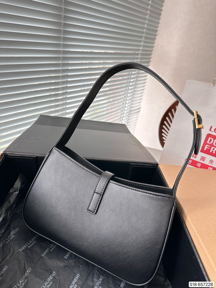 高品質 YSLイヴ サンローラン スーパーコピー ショルダーバック