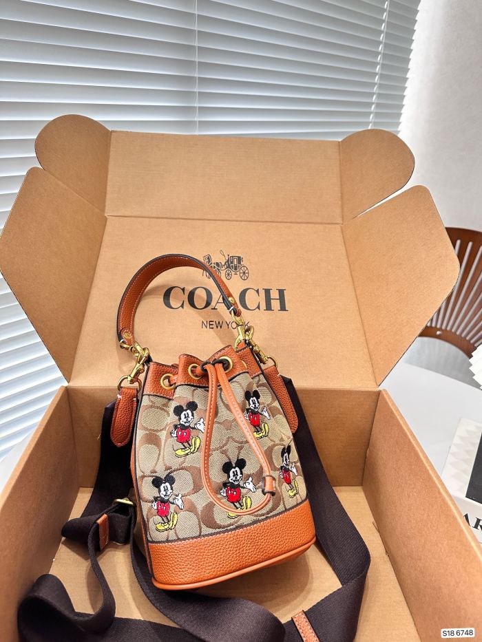 日本未入荷 Coachコーチ 激安通販 ショルダーバッグ