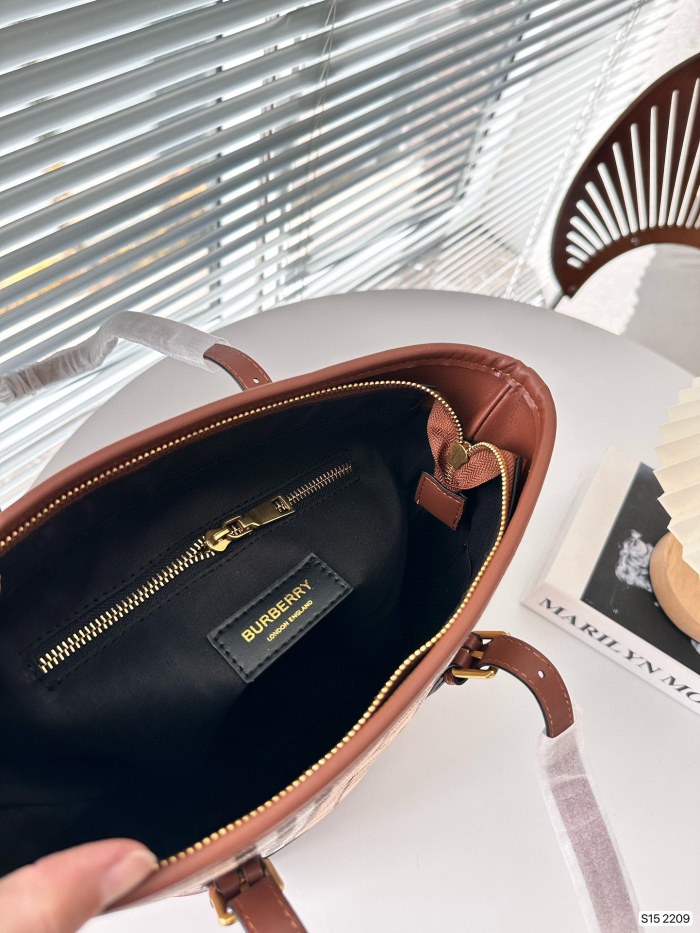 一目惚れ♪ Burberry バーバリー n級品 レディース ショルダーバッグ