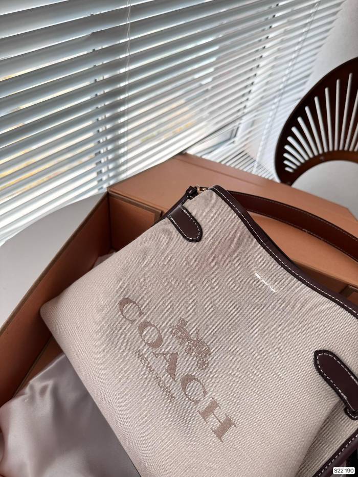 入手困難 Coachコーチ コピー ショルダーバッグ