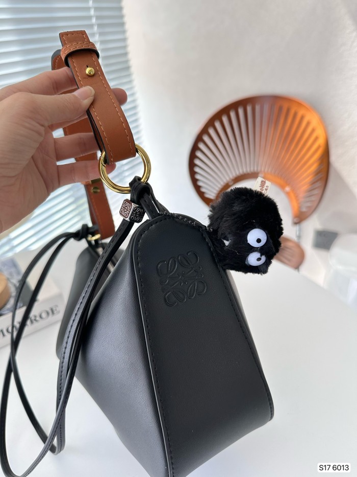 超奇跡の入荷☆ Loeweロエベ 激安通販 レディースショルダーバッグ