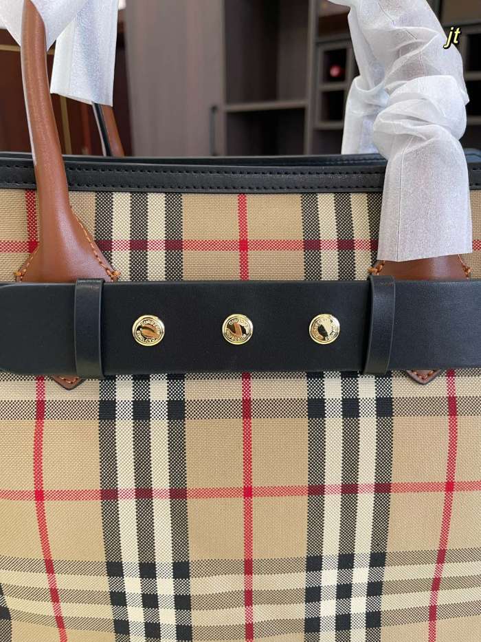 累積売上総額第１位！Burberry バーバリー n級品 ショルダーバッグ