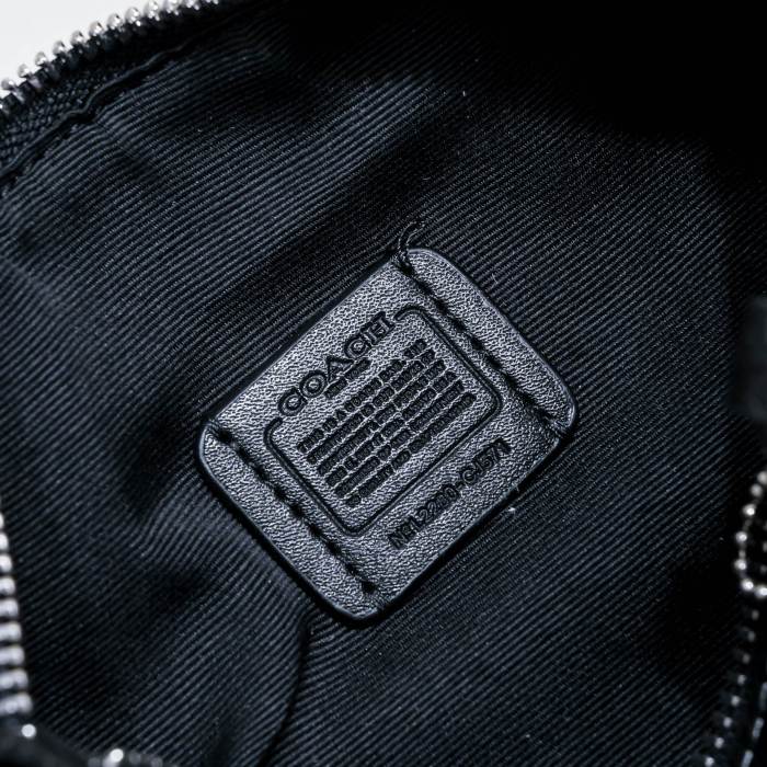 ★超人気 Coachコーチ n級品 ショルダーバッグ