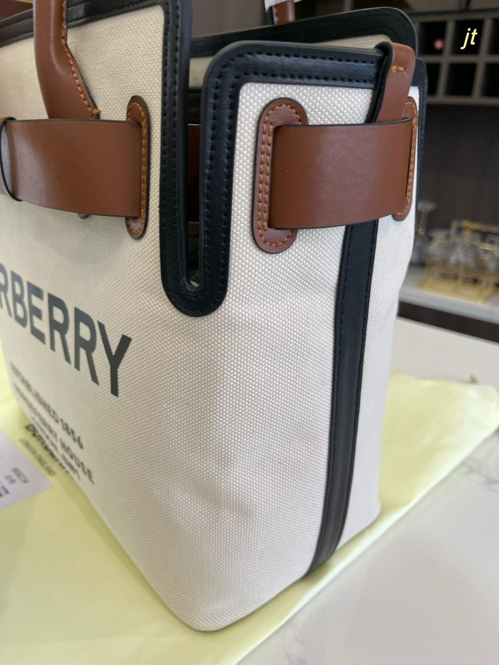使い勝手良し Burberry バーバリースーパーコピー ショルダーバッグ