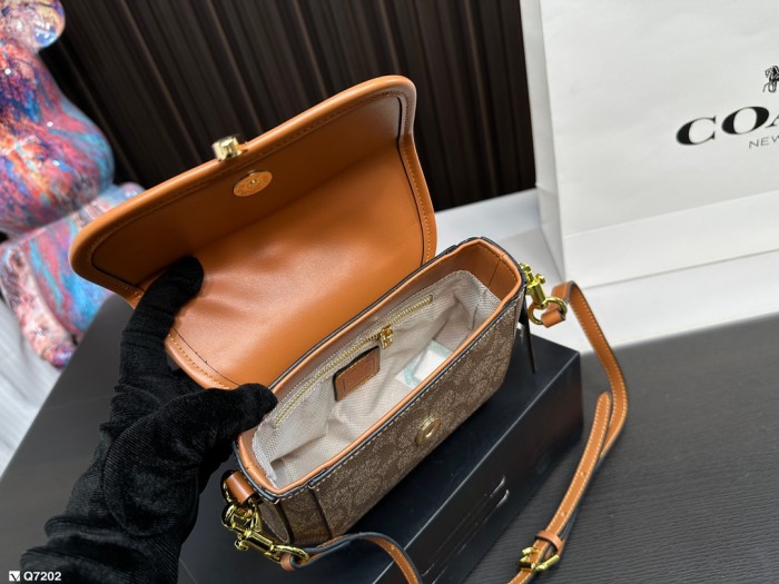 追跡付 Coachコーチ コピー ショルダーバッグ