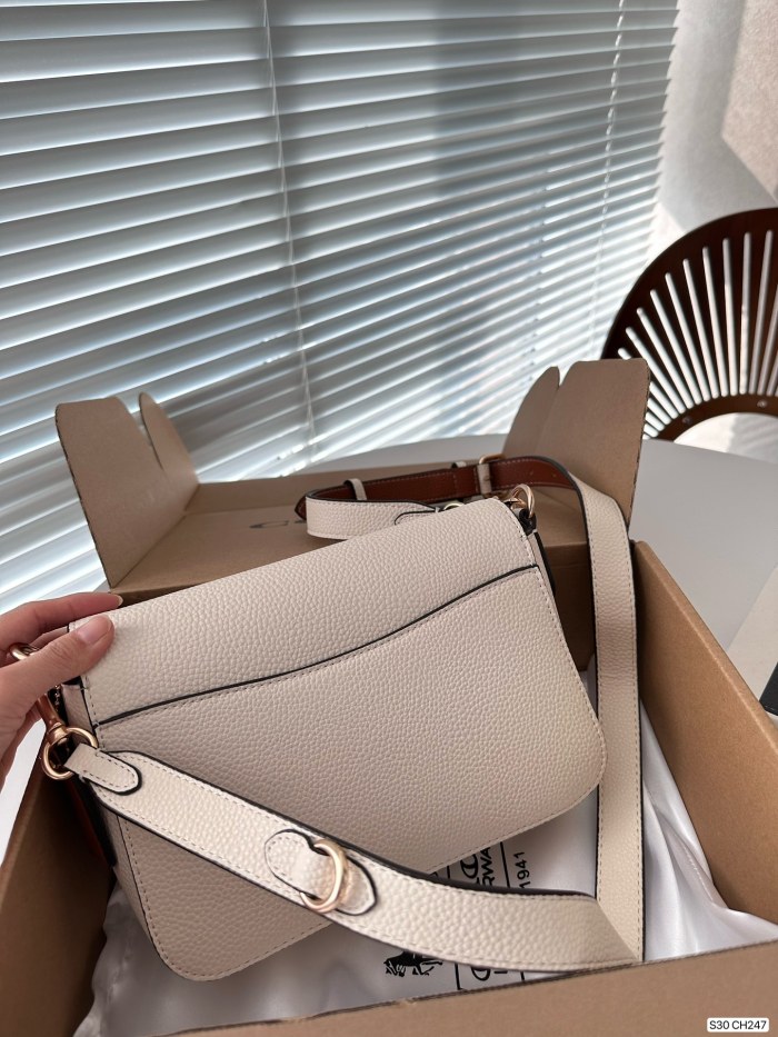 【話題商品！】Coachコーチ スーパーコピー ショルダーバッグ