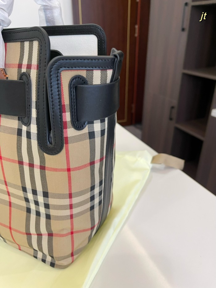 累積売上総額第１位！Burberry バーバリー n級品 ショルダーバッグ