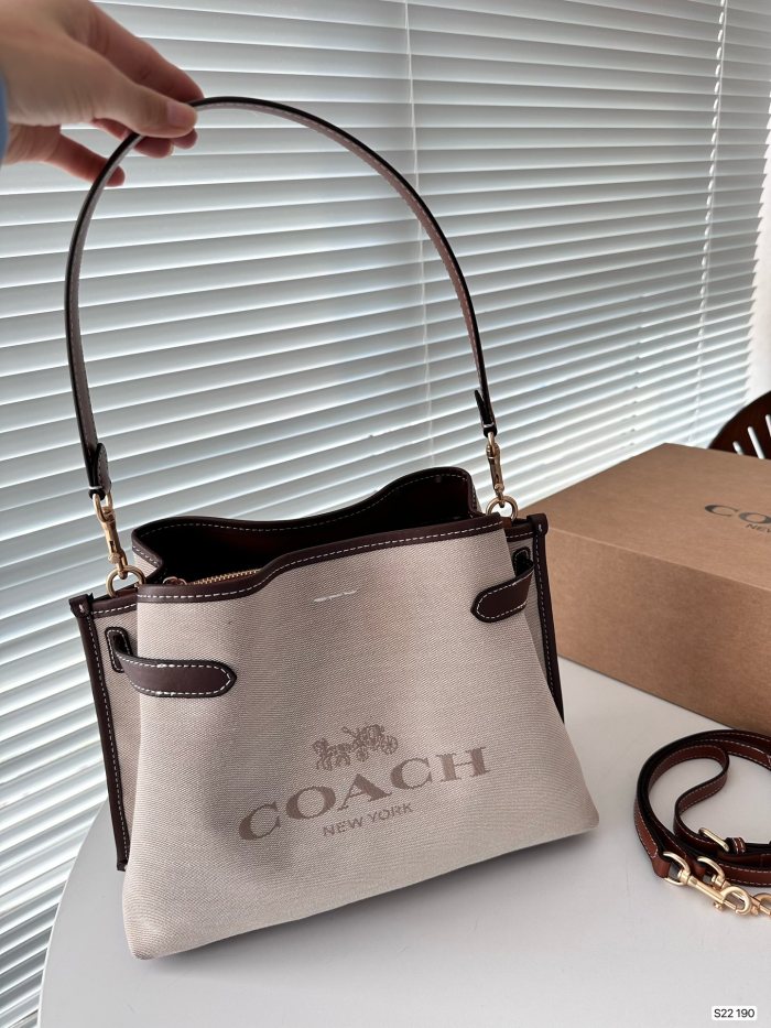 入手困難 Coachコーチ コピー ショルダーバッグ