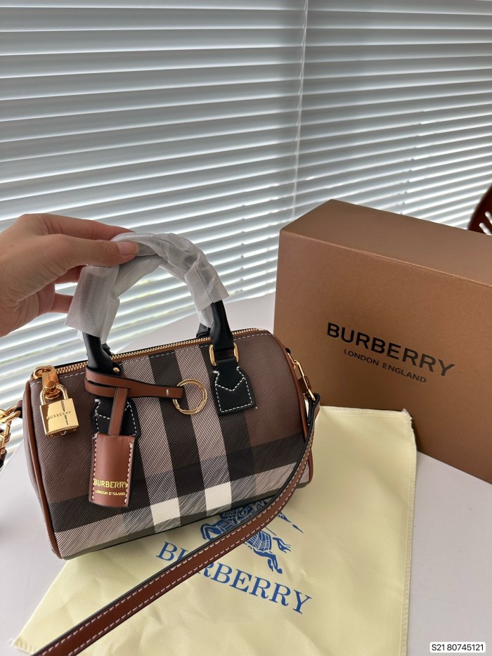 大人気 Burberry バーバリー コピー ショルダーバッグ