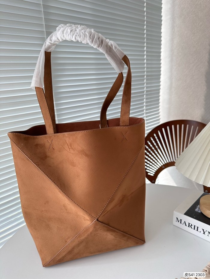 ★超人気 Loeweロエベ 偽物通販 レディースショルダーバッグ