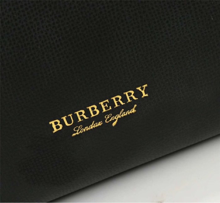 日本未入荷 Burberry バーバリー 偽物通販 レディースハンドバック