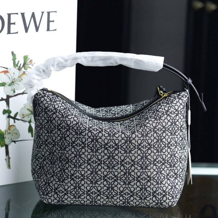 入手困難 Loeweロエベ n級品 レディースハンドバック