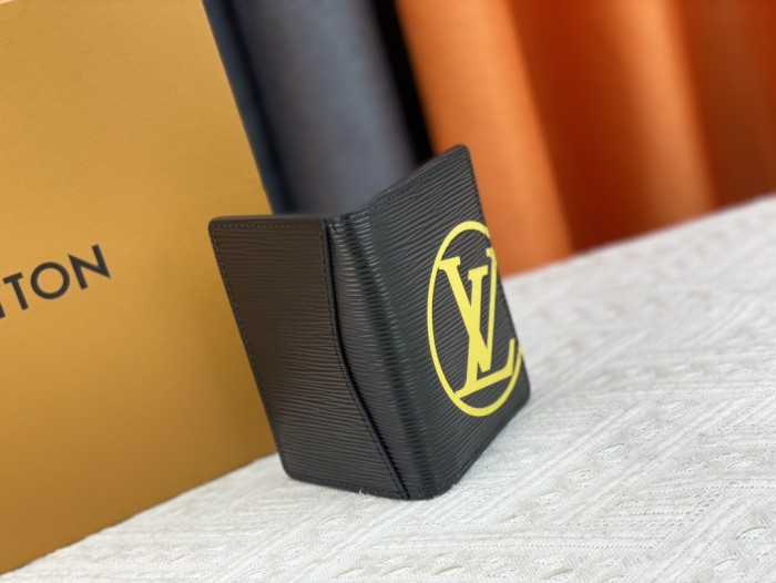 超奇跡の入荷☆ Louis vuittonルイヴィトン 激安偽物 財布