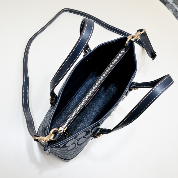 使い勝手良し Coachコーチ コピーおすすめ ショルダーバッグ