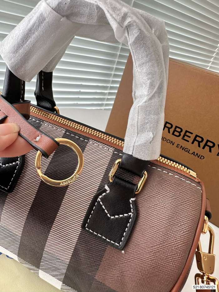 大人気 Burberry バーバリー コピー ショルダーバッグ
