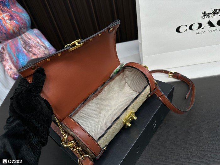 累積売上総額第１位！Coachコーチ コピーおすすめ ショルダーバッグ
