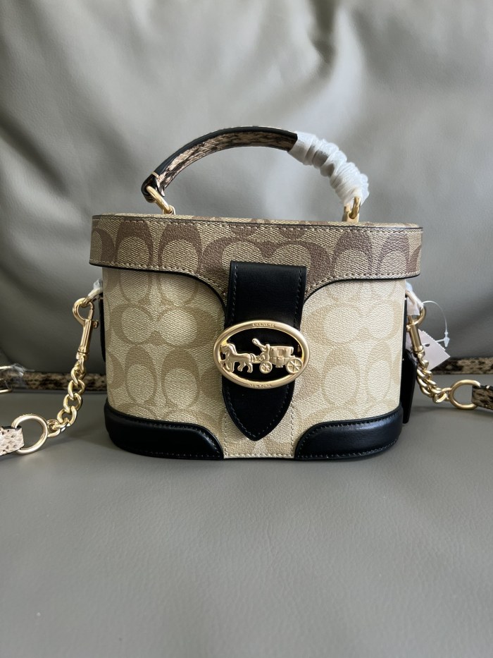 入手困難 Coachコーチ スーパーコピー ショルダーバッグ