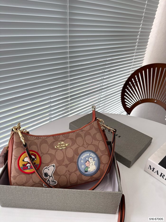 累積売上総額第１位！Coachコーチ コピー ショルダーバッグ