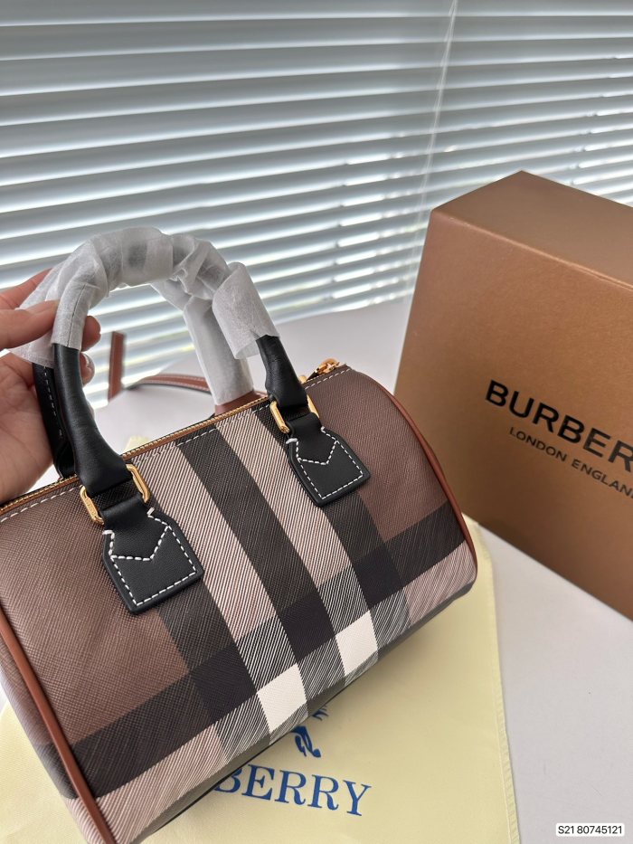 大人気 Burberry バーバリー コピー ショルダーバッグ