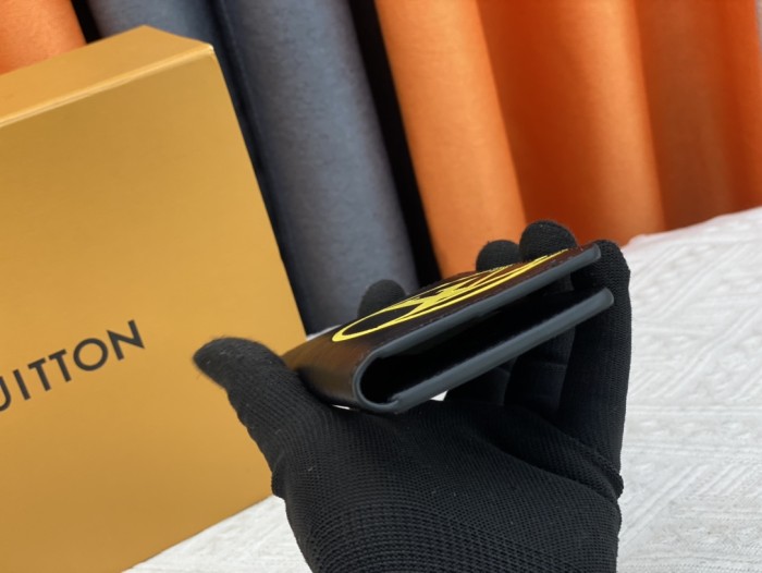 超奇跡の入荷☆ Louis vuittonルイヴィトン 激安偽物 財布