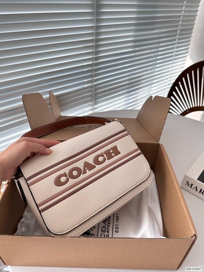 【話題商品！】Coachコーチ スーパーコピー ショルダーバッグ