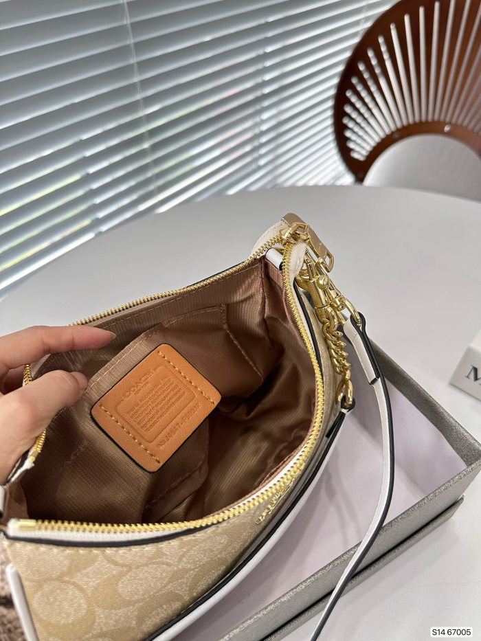 超奇跡の入荷☆ Coachコーチ 偽物通販 ショルダーバッグ